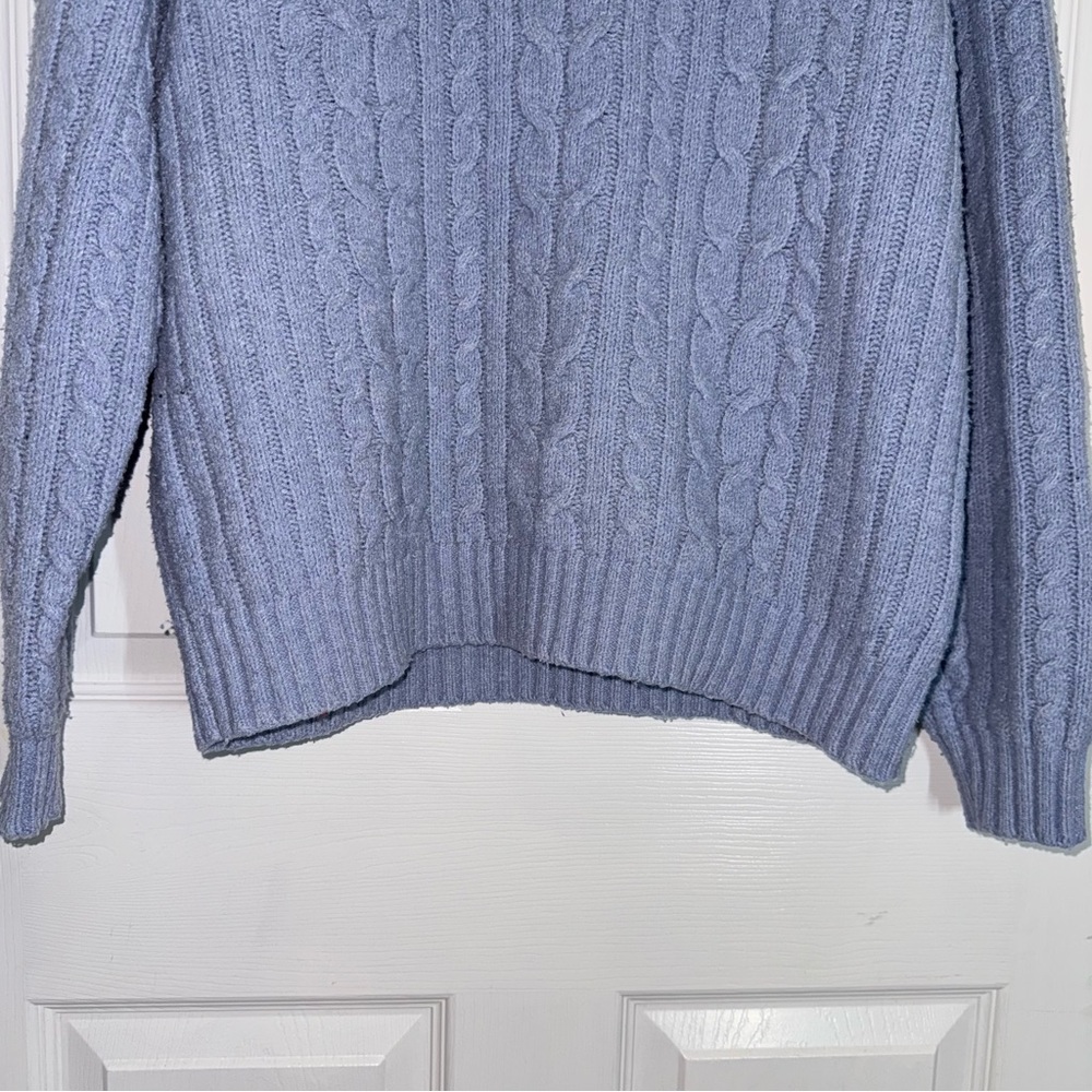 Hollister Blue Crew Neck Cable Knit Sweater - Picture 6 of 11